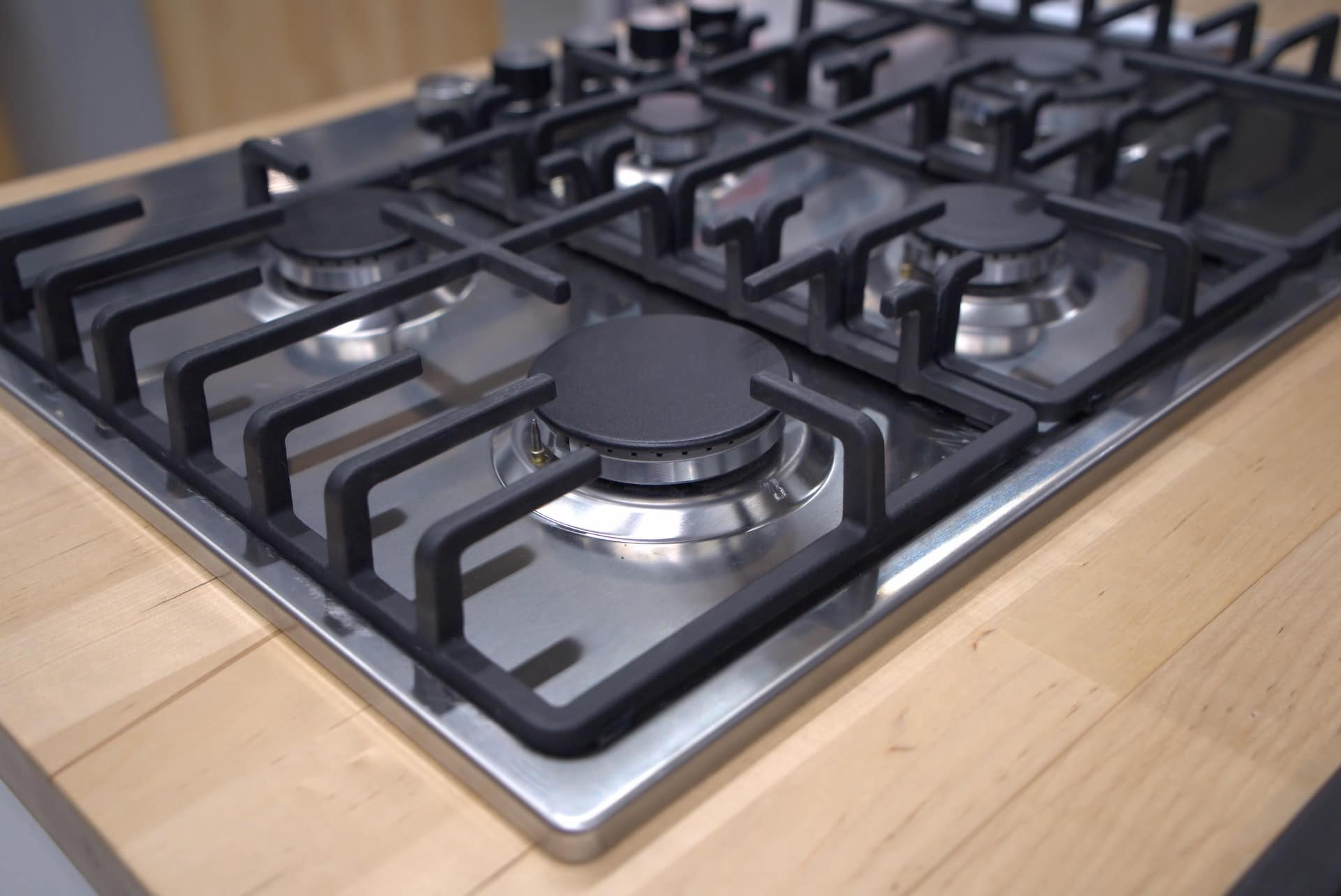 Estufa empotrada en cocina moderna